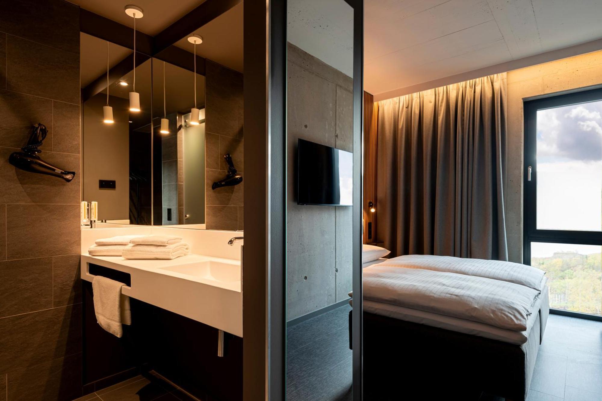 Zleep Hotel Zuerich-Клотен Экстерьер фото